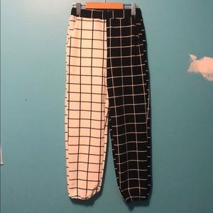 Stretchy two-tone checkered pants with pockets